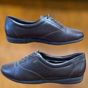 NWOT Easy Spirit Motion Leather Oxford sneakers brown shoes Womens Sz 7